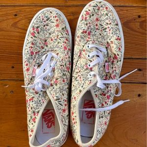Vans Floral Lace Up Sneakers / 11.5